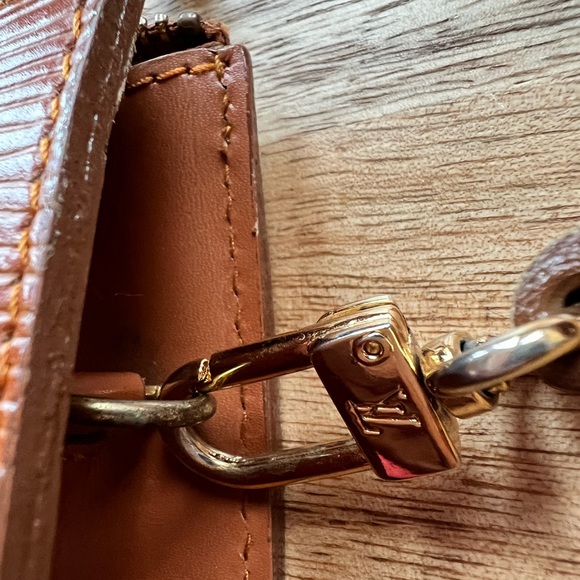 Louis Vuitton Leather Epi Pouchette - Picture 3 of 8